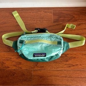 Patagonia Lightweight Travel Hip Fanny Pack Bag Teal W/Adjustable Zip Pockets